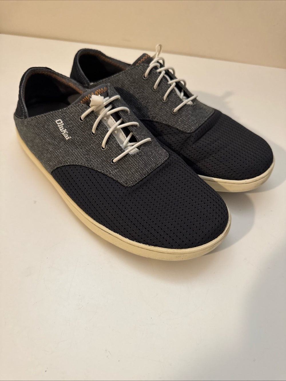 OluKai Nohea Moku Mens Size 8 Gray Black Mesh Slip On Lace Up Sneakers Shoes